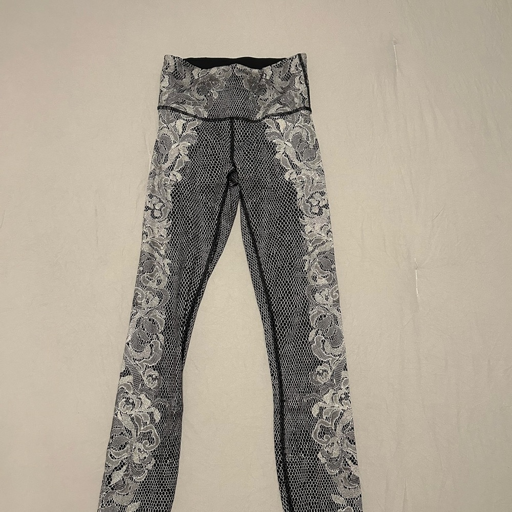 lululemon leggings size 2